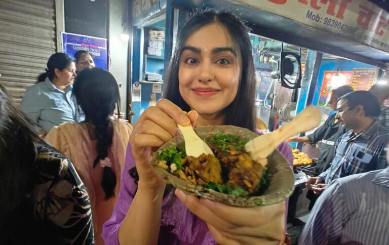 लखनऊ की गलियों में अदा शर्मा का दिलकश अंदाज़