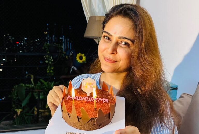 लाल साड़ी में छाईं मधुरिमा तुली, जन्मदिन के जश्न ने जोड़ी ग्लैमर में रिश्तों की गर्माहट